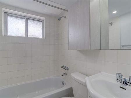 1 CH - 1 SDB - Montréal - $1,350 /mo