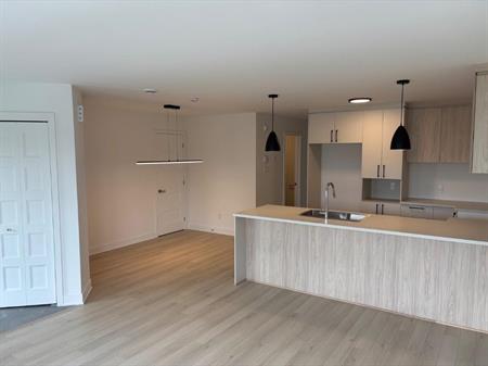 4-1/2 , Les Coteaux , ***Libre imediatement***