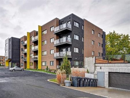 2 CH - 1 SDB - Longueuil - $1,750 /mo