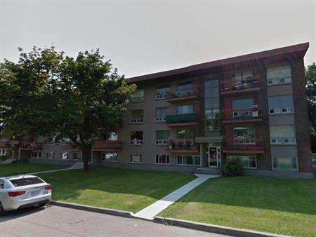 Appartement 5 1/2 très bien situé à Ste-Foy disponible le 1e août