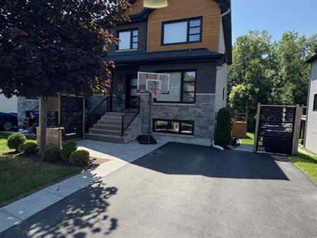3 1/2 Porte Patio Avec Terrasse