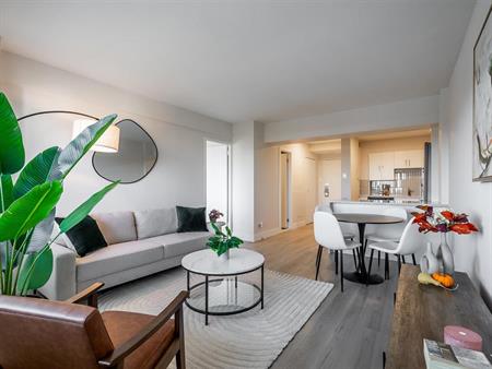 704 - 5311 Sherbrooke Ouest, Montréal