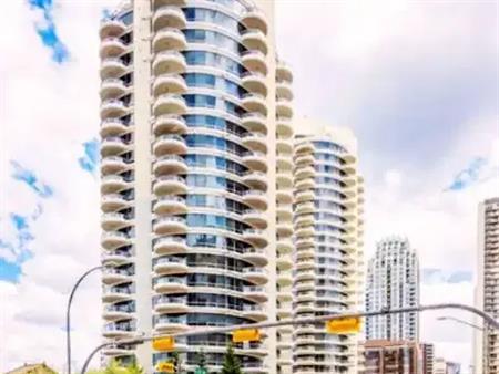 Beautiful inner city apartment at the prestigious Barclay Tower in the Riverwest | 1088 6 Avenue Southwest, Calgary
