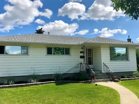 3 bedroom main floor with A/C | 2708 Exshaw Road Northwest, Calgary