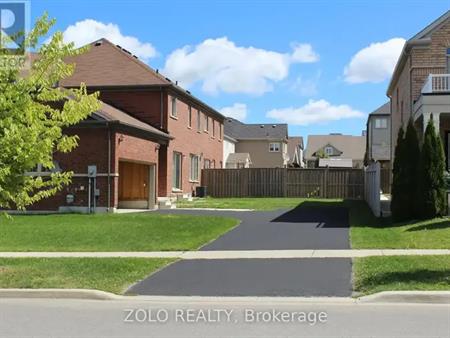 FULL HOUSE WITH BASEMENT - 31 WEST PARK AVENUE | FULL HOUSE WITH BASEMENT - 31 WEST PARK AVENUE, Bradford West Gwillimbury