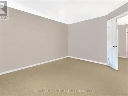 421 ARNCLIFFE AVENUE | 421 ARNCLIFFE AVENUE, Ottawa