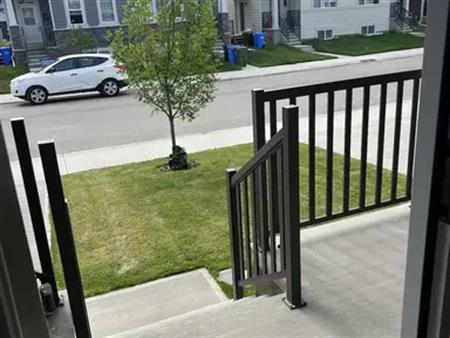 Southern Single House 1592sq.ft | 76 Yorkville Landing Southwest, Calgary