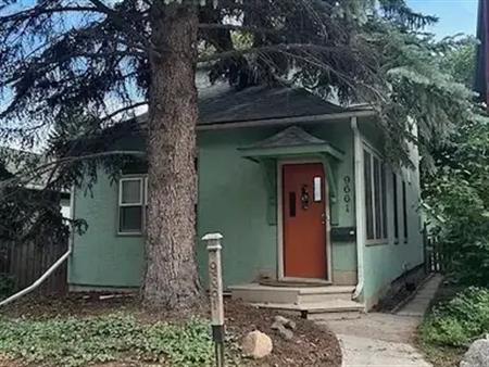 Cozy House Close to Whyte Ave - Avail Immediately | 9661 86 Avenue Northwest, Edmonton