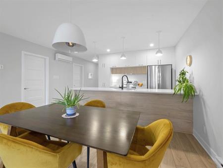 1. Spacieux 4 ½ avec espace de bureau – 2 chambres – Idéal pour familles !