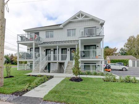 Condo de 2 chambres au 1er étage pour 1er août à St-Amable
