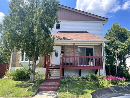 Maison entière à louer à Longueuil