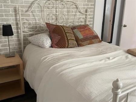 Très belle chambre dans une maison privée à Boucherville