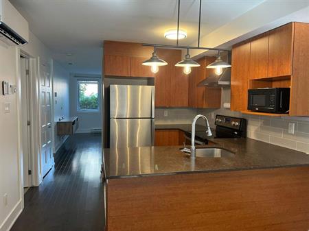 2 CH - 1 SDB - Montréal - $1,650 /mo