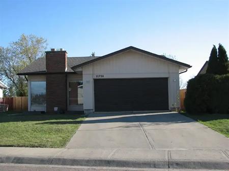 **STOP** Here is your house in Castledowns | 11736 152b Ave NW, Edmonton