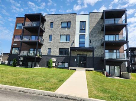5 ½ RÉCENT |CARRÉ BELVÉDÈRE |DÉCEMBRE