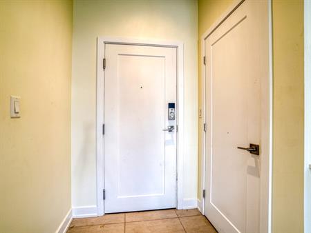 101-425 Atmosphere Joli Condo Moderne