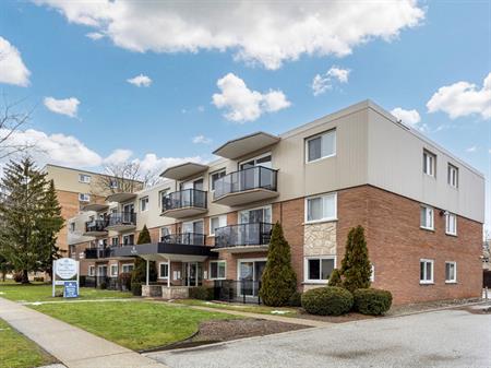 Elkhart Manor | 396 Exmouth St., Sarnia