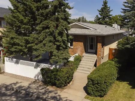 Bright, quiet 3 bedrooms/2 bathrooms main floor, fenced yard | Calgary