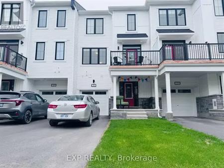 51 STITCH MEWS | 51 STITCH MEWS, Ottawa