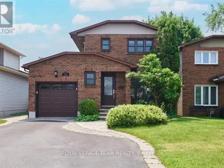 165 PHEASANT RUN DRIVE | 165 PHEASANT RUN DRIVE, Ottawa