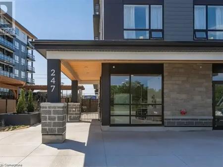 247 NORTHFIELD Drive E Unit# 215 | 247 NORTHFIELD Drive E Unit# 215, Waterloo