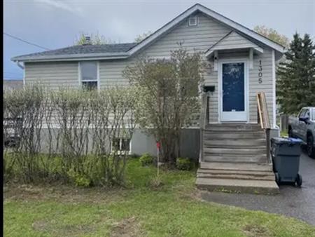 Charming 3 Bed, 1.5 Bath Main floor House for Rent – 1305 Forest Street, Thunder Bay, ON | 1305 Forest Street, Thunder Bay
