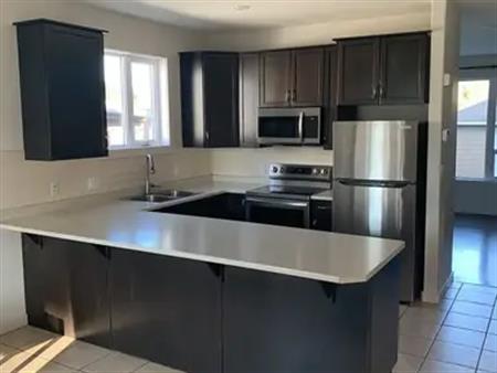 Open-concept Westend Duplex located in quiet Sherwood Neighbourhood | 9212 154 Street, Edmonton