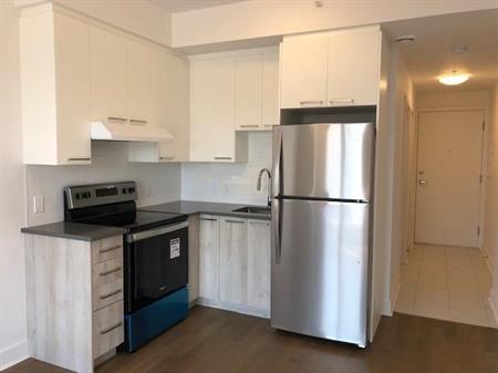 Beautiful studio beside Metro ACADIE