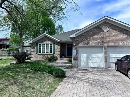 Doon Valley Student House | 246 Doon Valley Drive, Kitchener