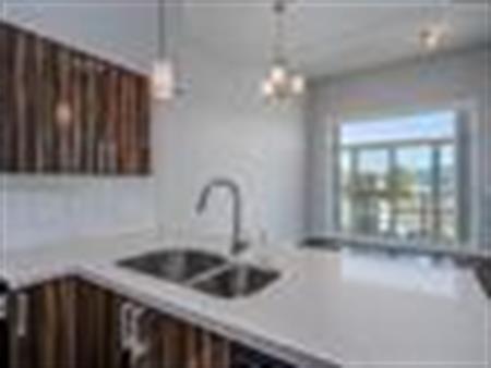 Penthouse, Moutain Views, Parking! | 22318 Lougheed Highway, Maple Ridge