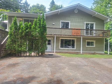 Appartement à louer très grand 4 1/2 Saint-Sauveur