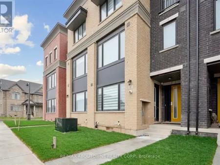 10 MARVIN AVENUE | 10 MARVIN AVENUE, Oakville