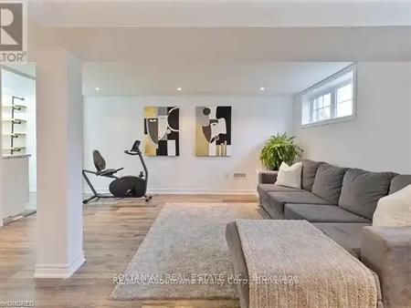 490 STANFIELD DRIVE | 490 STANFIELD DRIVE, Oakville