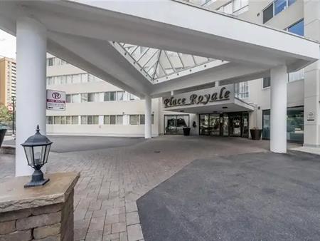 Kaneff Crescent Fantastic Suite! | 3695 Kaneff Crescent, Mississauga