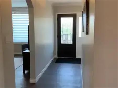 Bright & Spacious 3 Bed, 2 Bath House for Rent 1930 Parkcrest Avenue, Kamloops, BC | 1930 Parkcrest Avenue, Kamloops