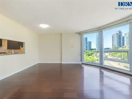 D182 - Bright 2 Bed, 2 Bath Corner Unit in Prime Yaletown Location – Available Now! | 199 Drake Street, Vancouver