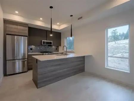 Summit Pointe Stunning Apartment! | 1405 Springhill Drive, Kamloops