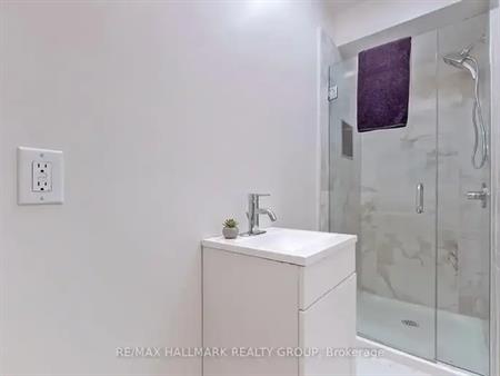 813 STAR PRIVATE | 813 STAR PRIVATE, Ottawa