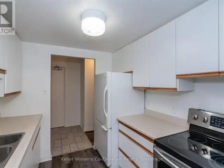 203 - 184 EIGHTH STREET | 203 - 184 EIGHTH STREET, Collingwood
