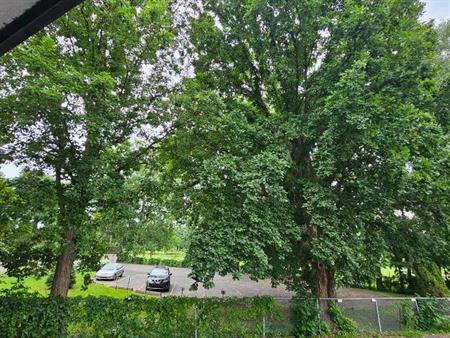 Tranquillité avec balcon sur le golf à St-Lambert