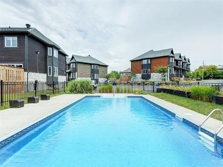 Chalet Bromont, dispo août 2025