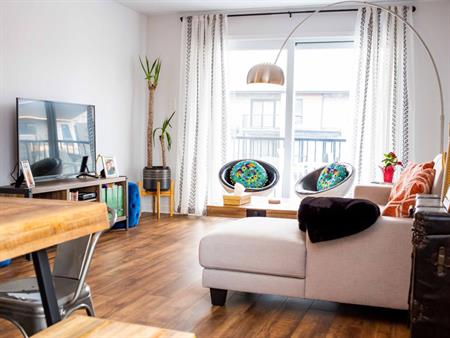CONDO 4½ À LOUER AVEC TOUT LES ÉLECTRO.
