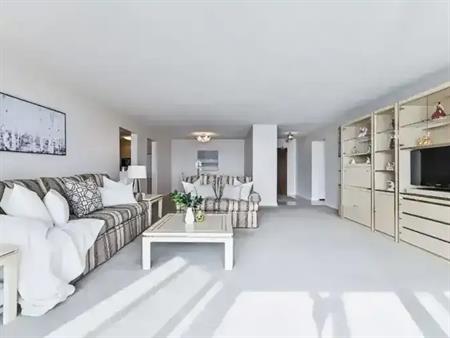 'Royal Vista' Desirable Lakefront! | 5280 Lakeshore Road, Burlington