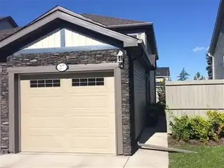 Bright Bungalow-style 1/2 Duplex | Attached Garage | 27 - 6520 2 Ave SW, Edmonton