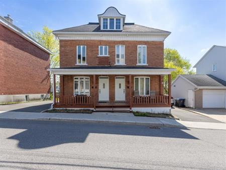 Appartement à Louer (5 1/2)