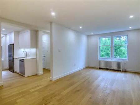 4557 Sherbrooke Street West | 4557 Sherbrooke Street West, Montreal
