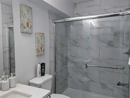 Cozy 2 bedroom 1 bathroom Edmonton SW area | Graydon Hill Link S W, Edmonton