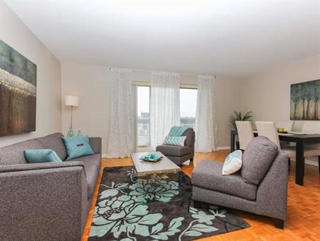 Les Tours Lakeshore | 30 Chemin du Bord-du-Lac, Pointe-Claire