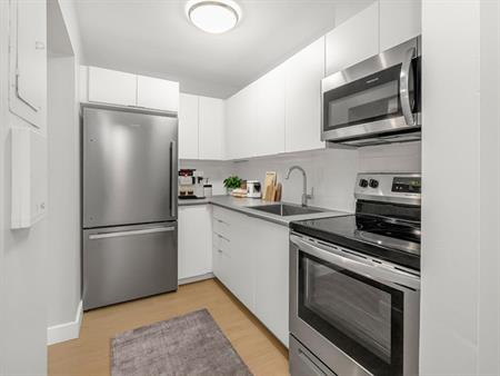 Riverside Tower | 8717 Riverside Drive East, Windsor