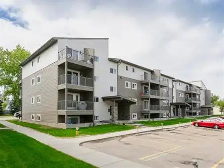 Hillview Estates Apartments Edmonton | 3405 58th Street, Edmonton